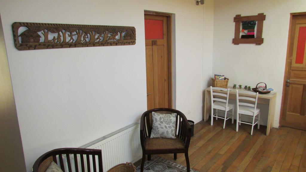 סנטיאגו Hostal Caracol מראה חיצוני תמונה