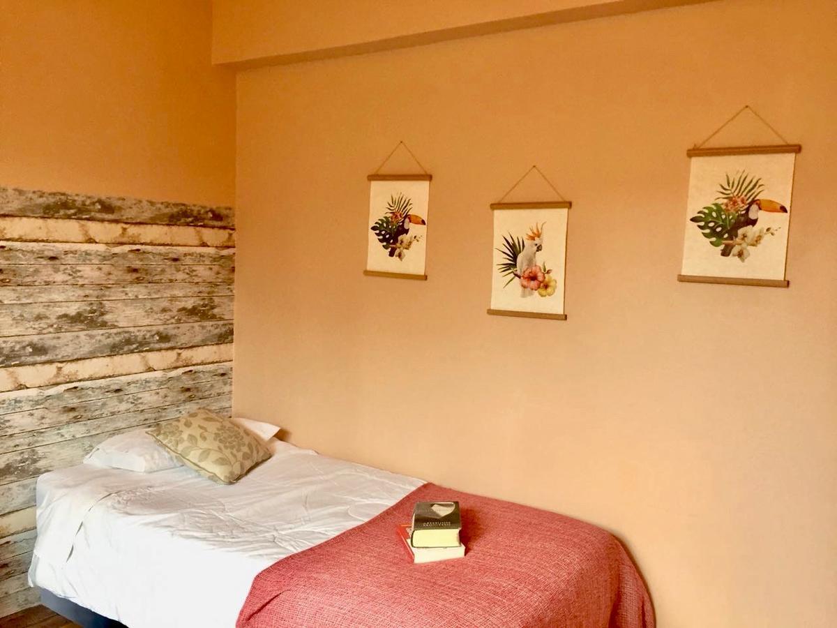 סנטיאגו Hostal Caracol מראה חיצוני תמונה